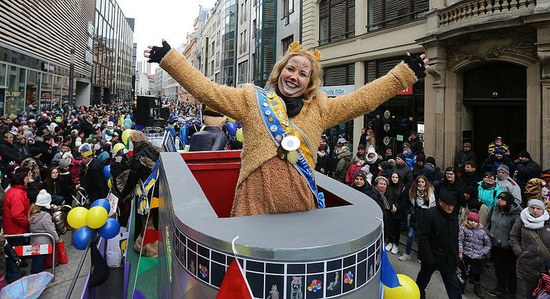 Leipziger Karnevalswagen wieder mit Bühnenbild der SBH Nordost