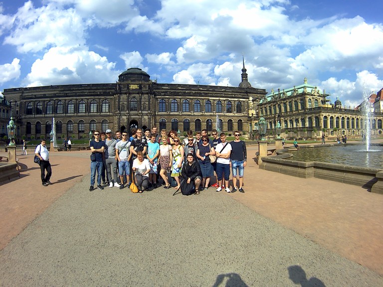 Polnische Berufsschüler absolvieren Praktikum in der dresden chip academy