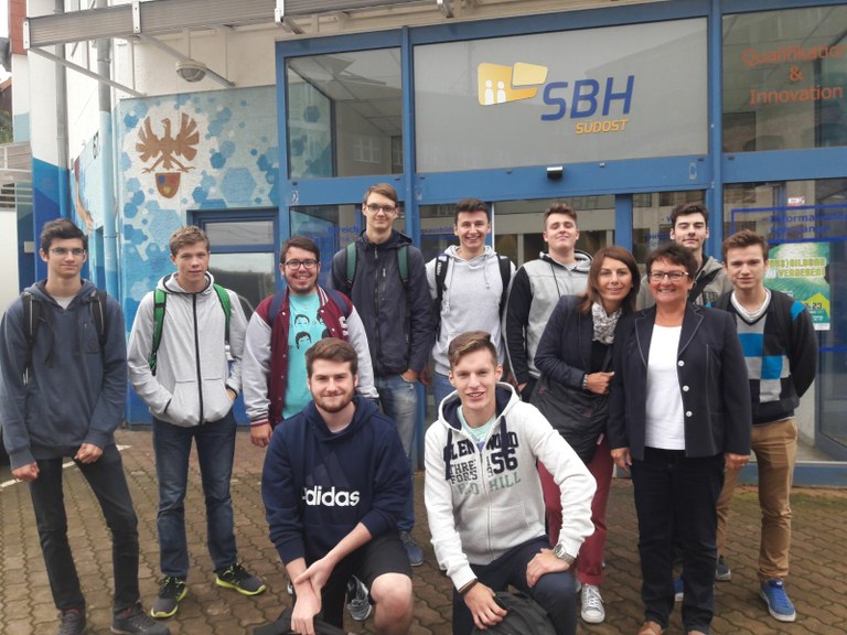 Tschechische Schüler besuchen SBH Nordost GmbH in Magdeburg